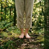 裸足で土を踏む、ということ——子どものころから知っていた感覚に、科学が追いついた